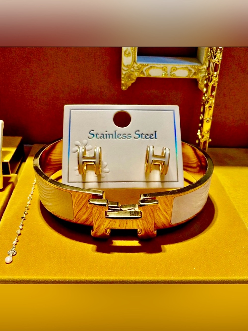 Stainless steel Gold&White Hinge Bangle with Stud Earrings